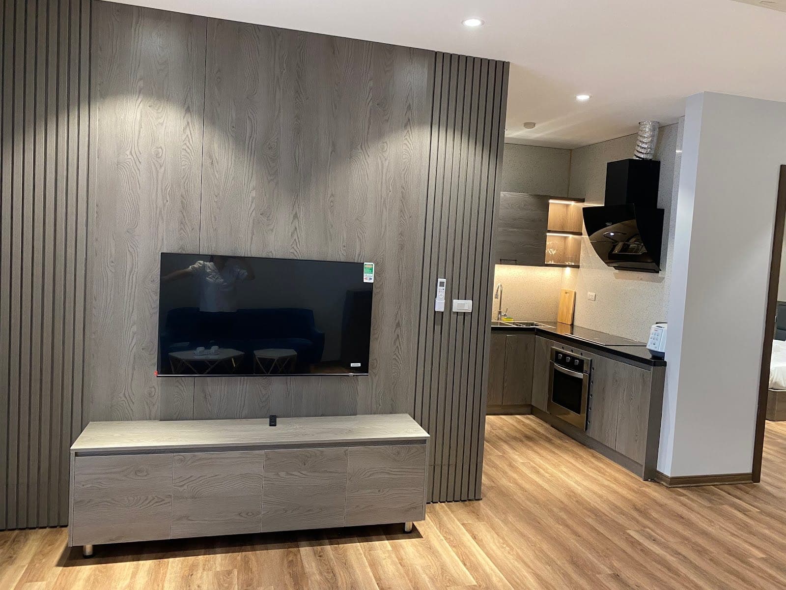 Bright Balcony 2-Bed Apartment in Tay Ho 2