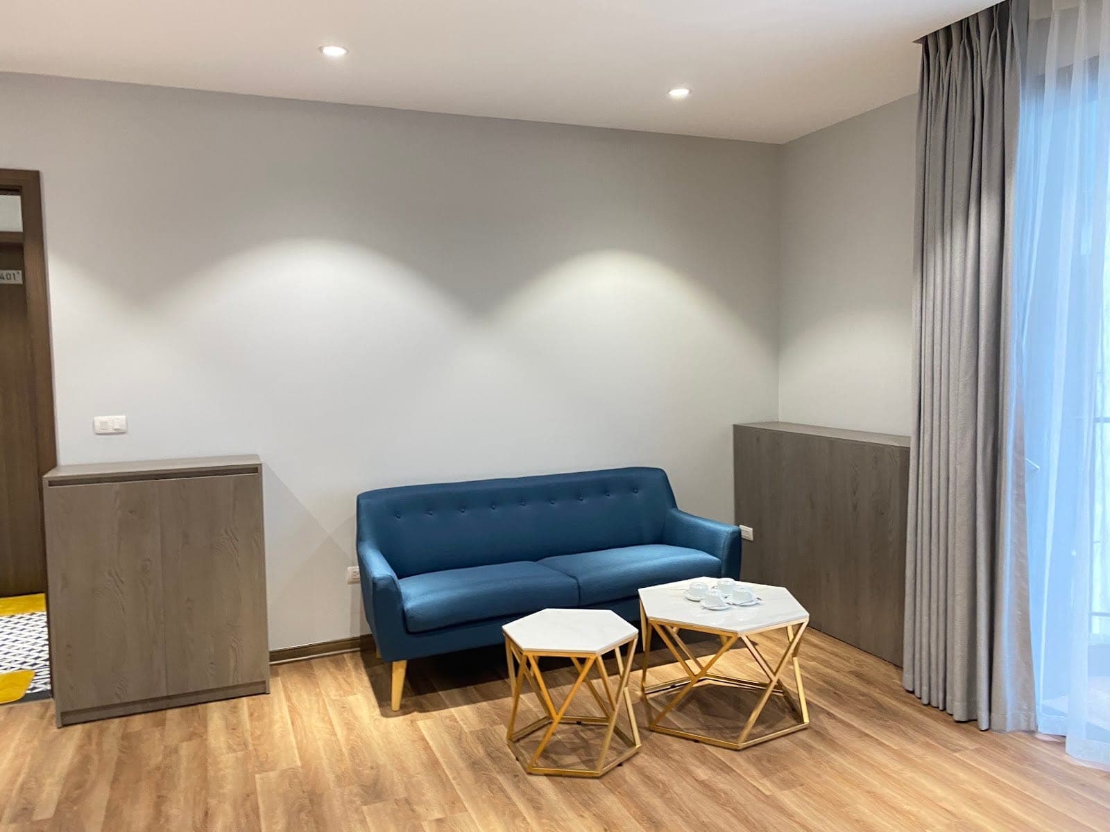 Bright Balcony 2-Bed Apartment in Tay Ho
