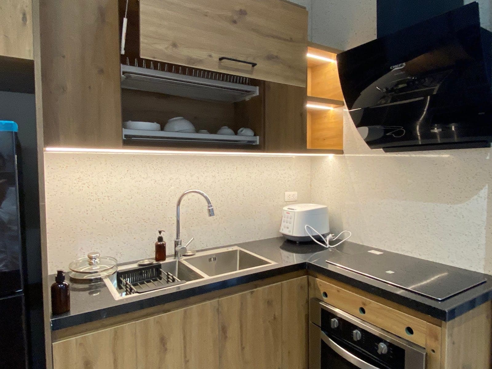 Stylish 2-Bed Apartment in Tay Ho 2