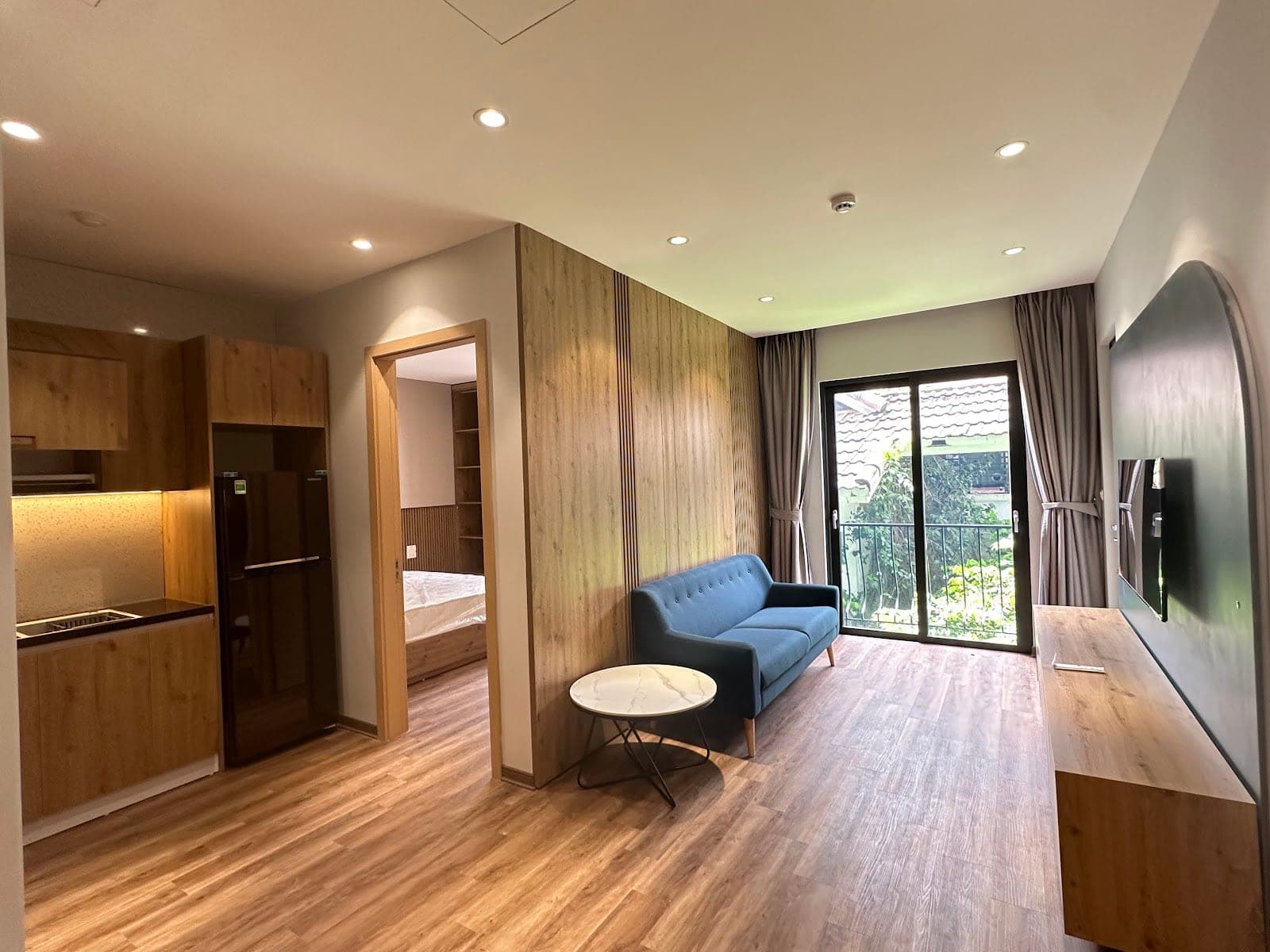 Natural Bright 2-Bed Apartment in Tay Ho