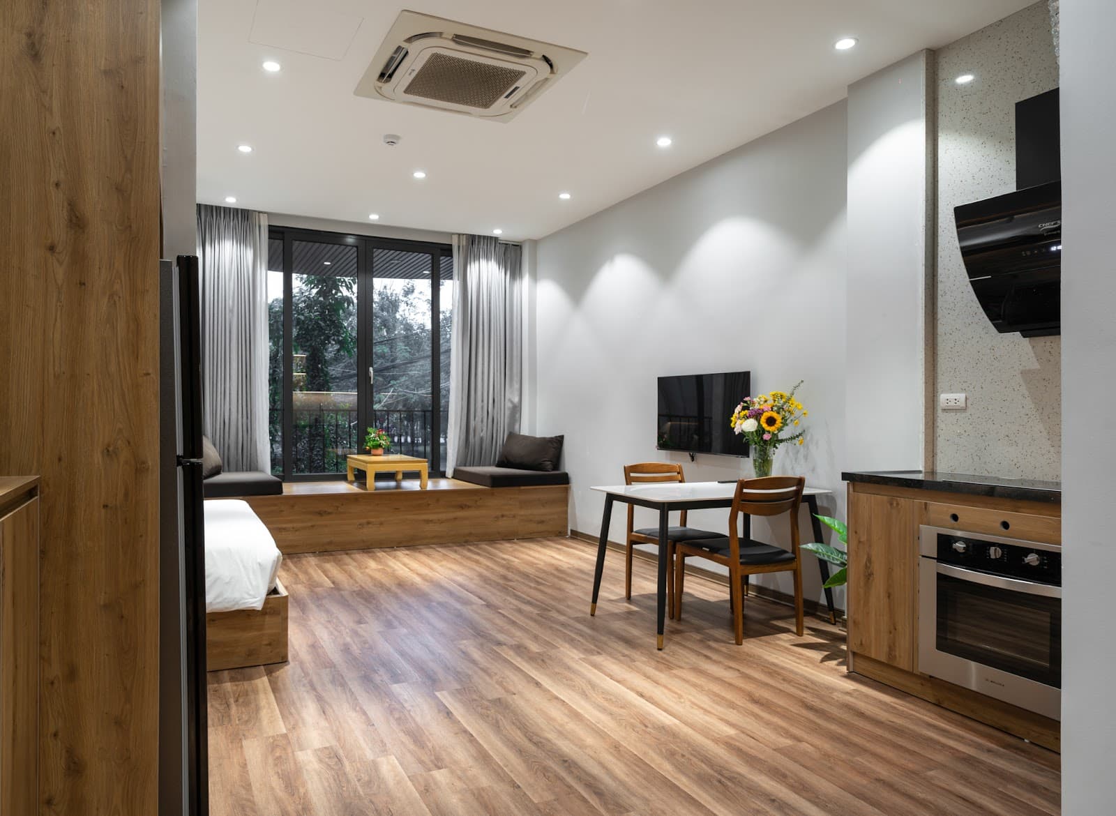 Modern Studio in Tay Ho 2