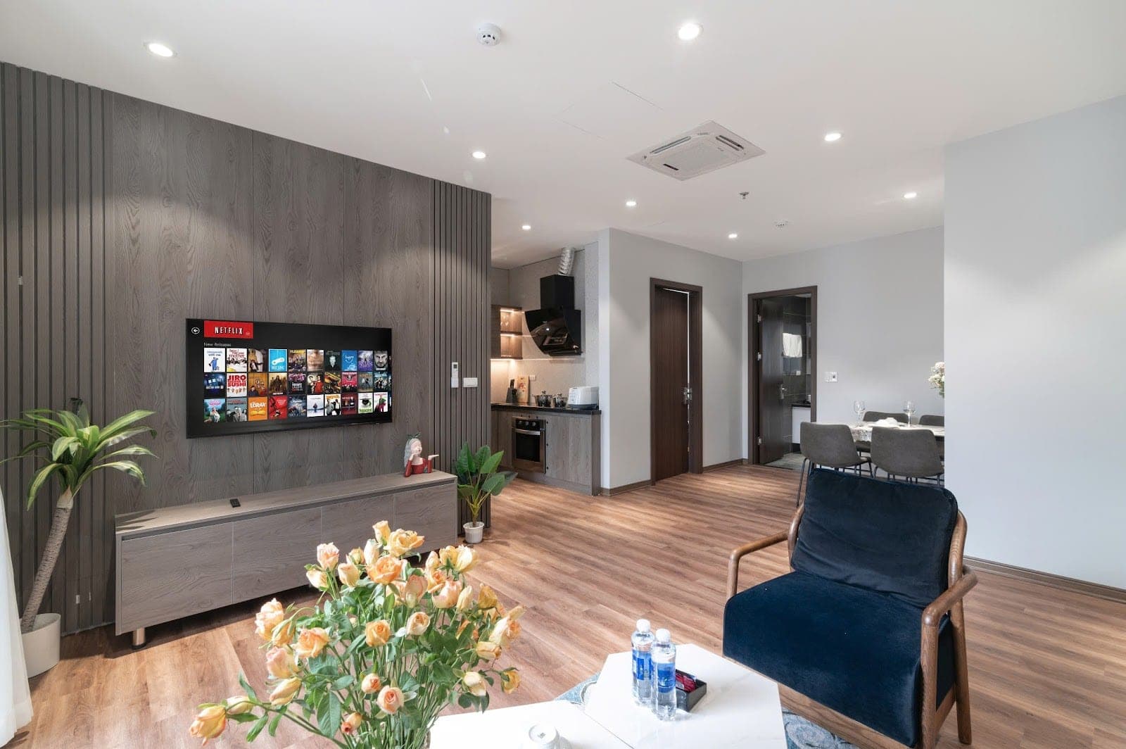 Quite Balcony 2-Bed Apartment in Tay Ho 2