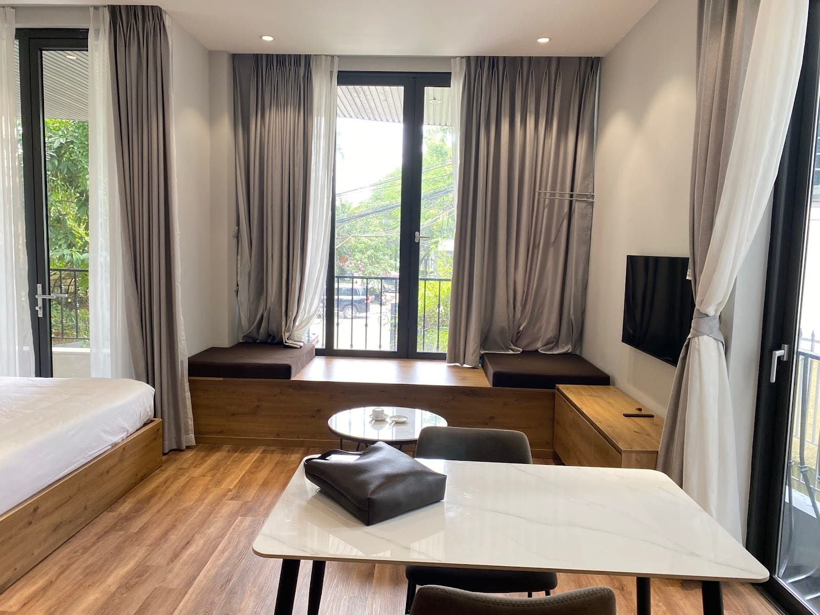 Stylish Studio in Tay Ho