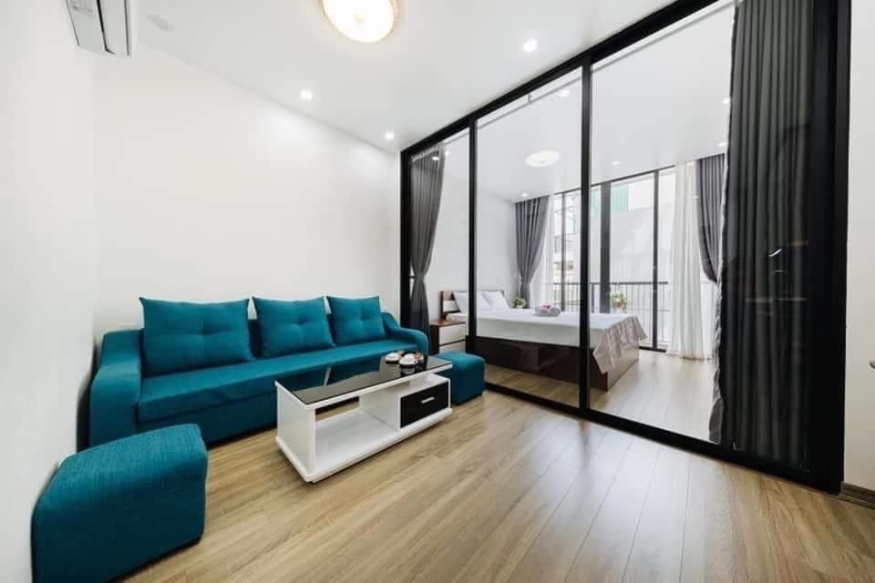 Balcony 1-Bed Apartment in Tay Ho