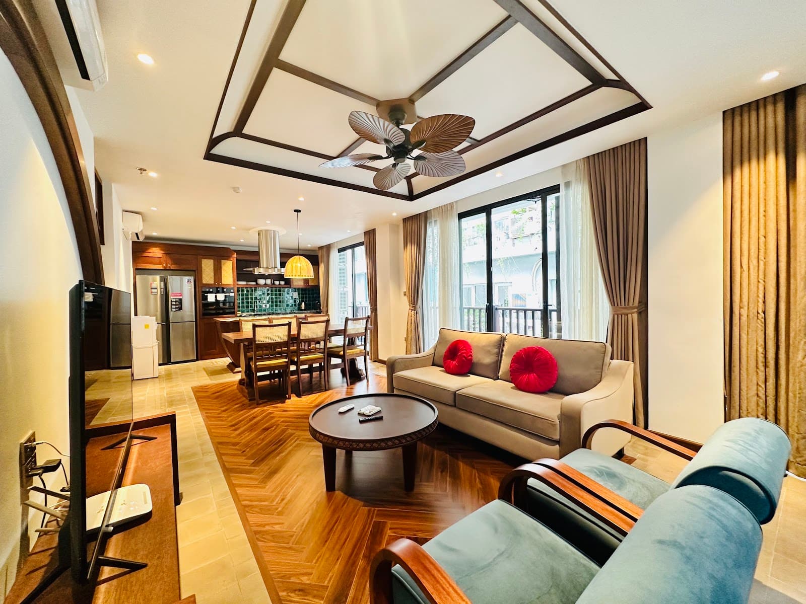 Indochine 3-Bedroom Apartment on Tô Ngọc Vân, Tây Hồ