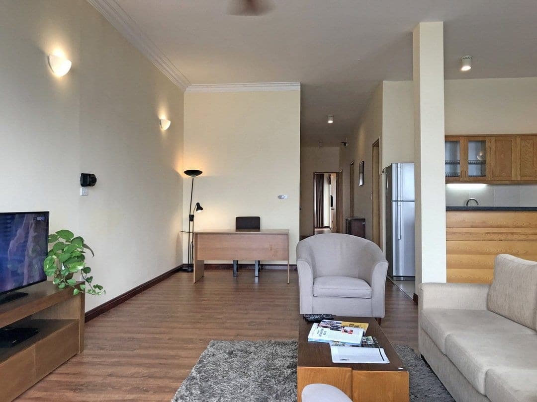 Lakefront Affordable 3-Bed Apartment in Tay Ho 3