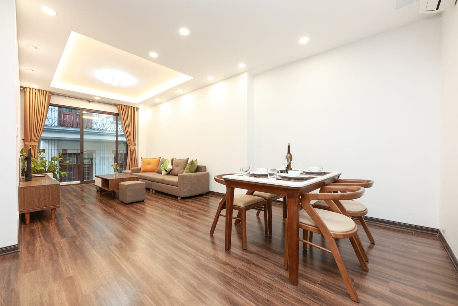 Amazing 2-Bed Apartment in Tay Ho Street