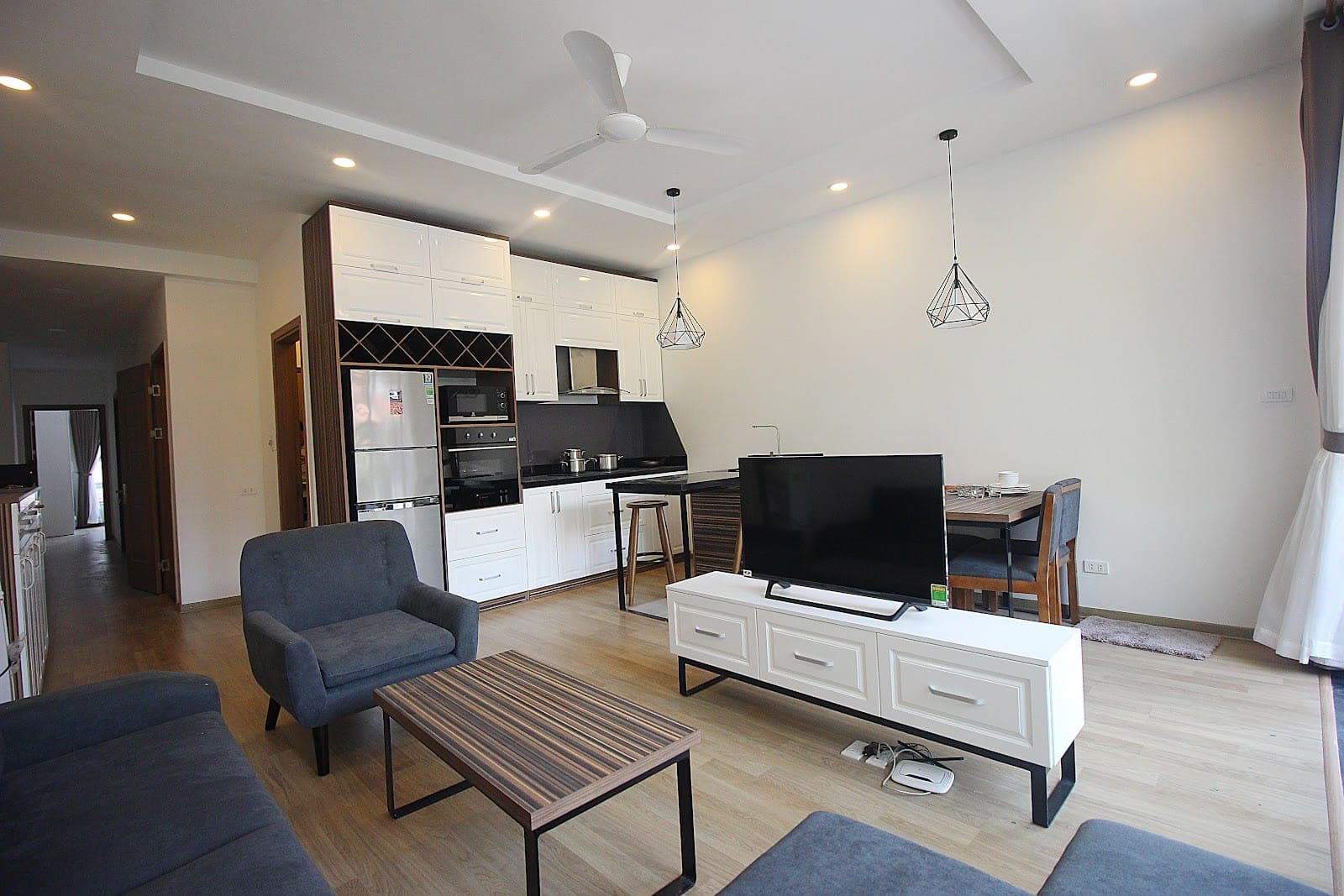 2-Bedroom Apartment with Balcony on 2nd Floor in Tây Hồ · 12/2/5 Đặng Thai Mai 2