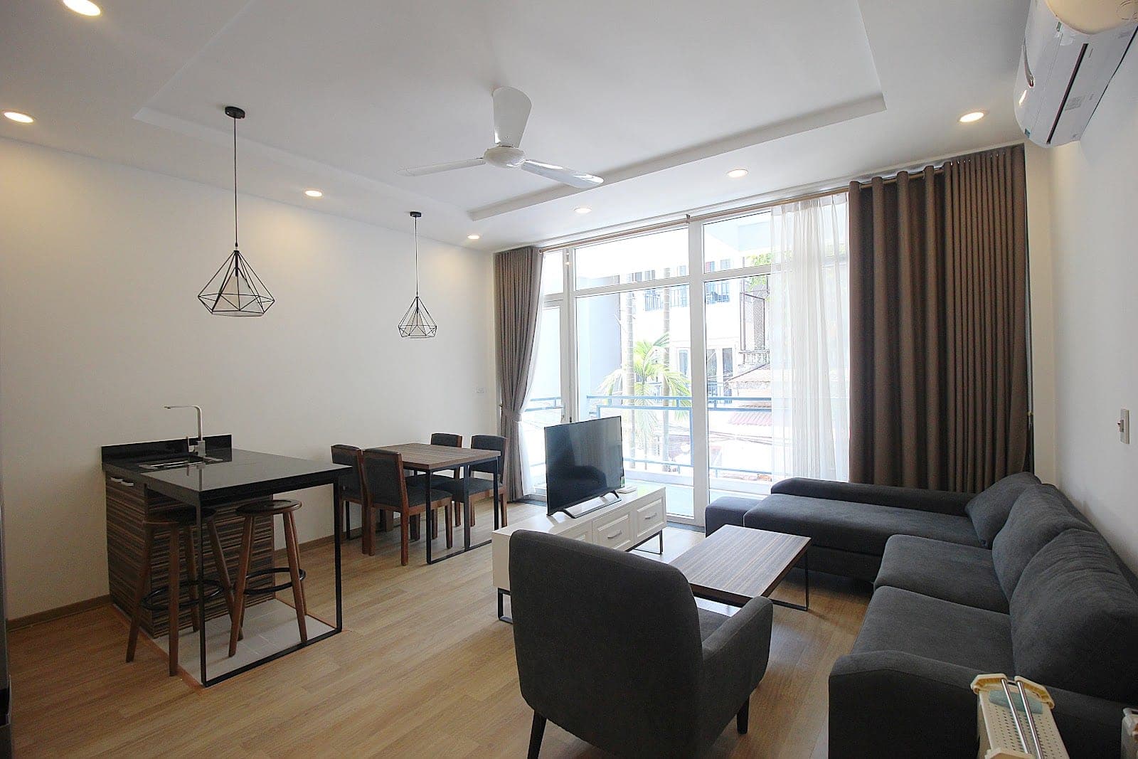 2-Bedroom Apartment with Balcony on 2nd Floor in Tây Hồ · 12/2/5 Đặng Thai Mai