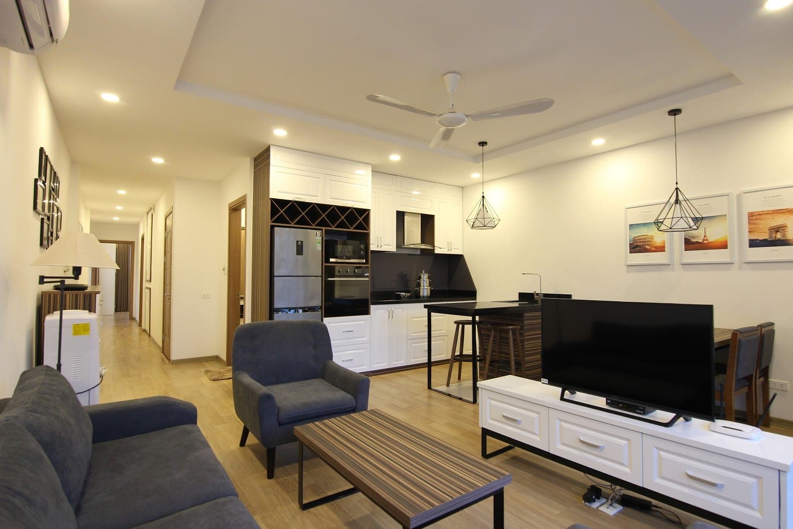 2-Bedroom Apartment with Big Balcony ion ngõ 12/2/5 Đặng Thai Mai, Tay Ho (Unit Tầng 5) 3