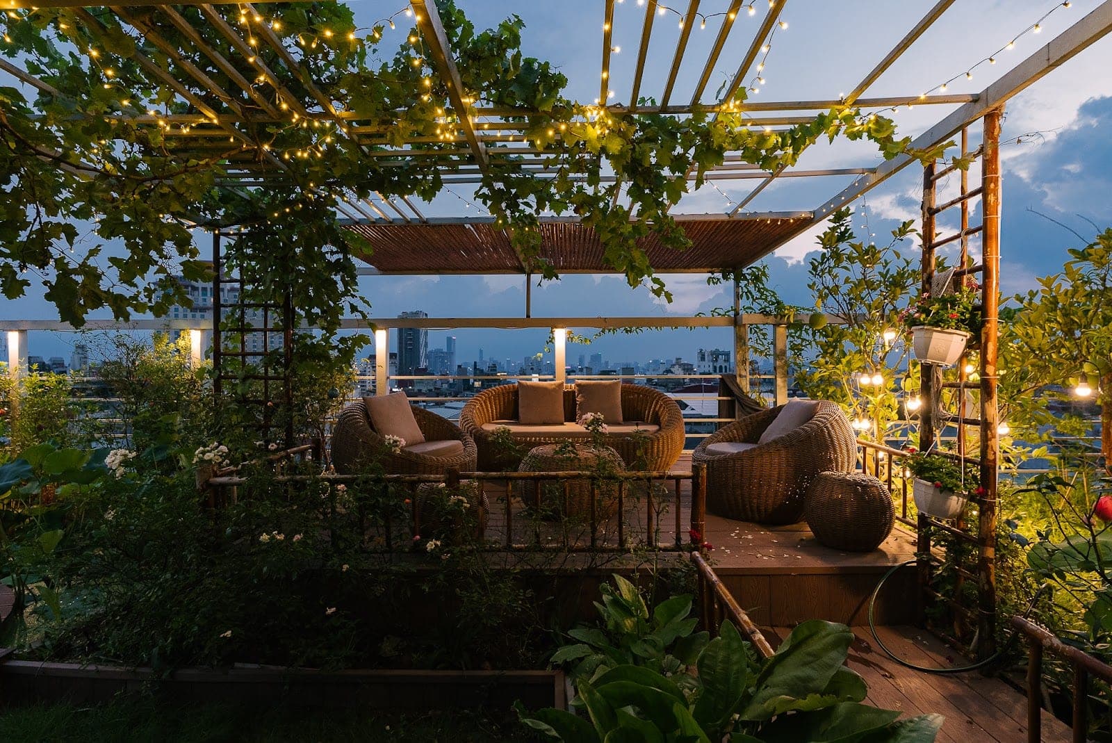 City View 2-Bed Apartment for Rent in West Lake, Hanoi