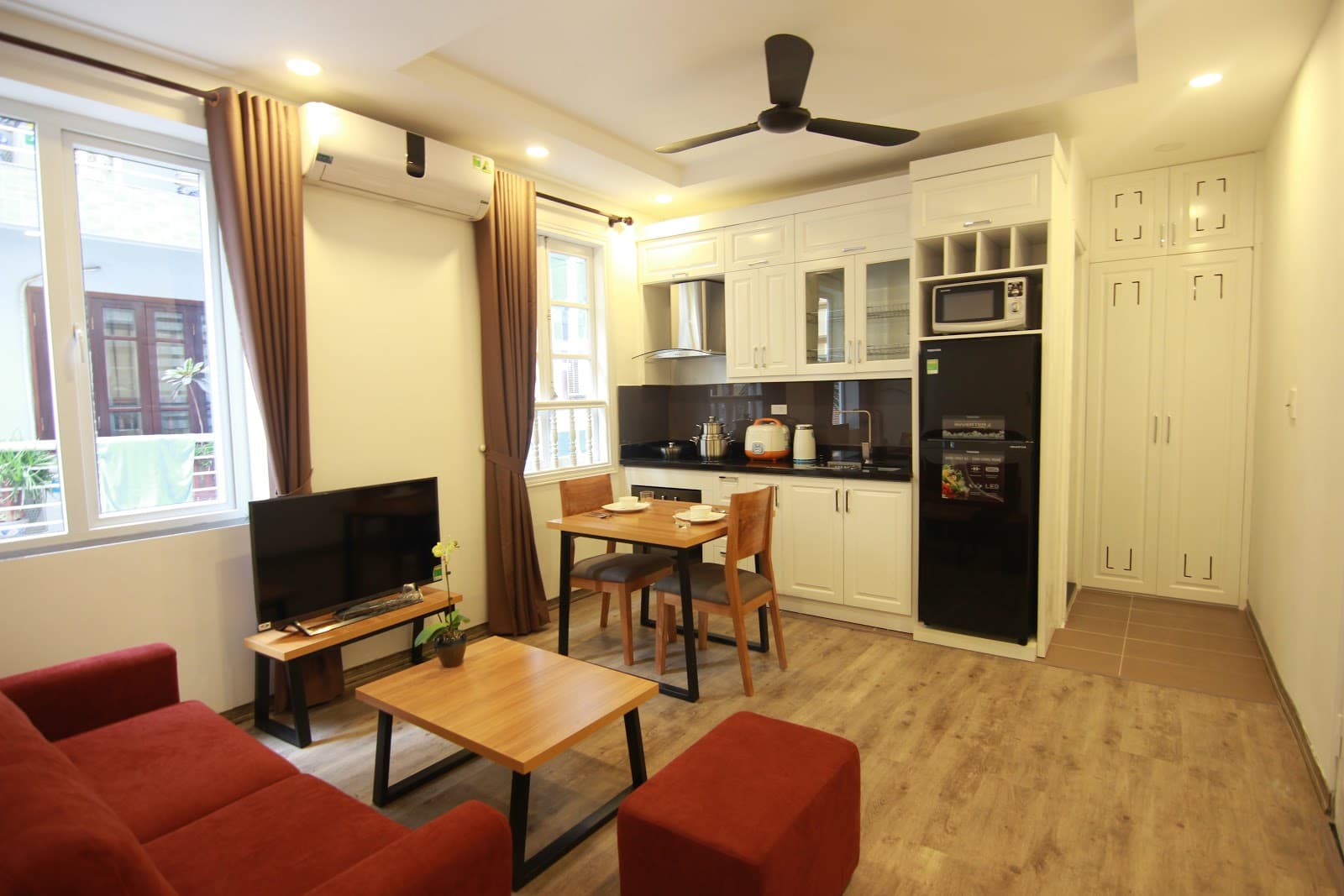Starter 1-Bedroom Apartment on 32/18 Tô Ngọc Vân, Tay Ho · Ref E1AB21