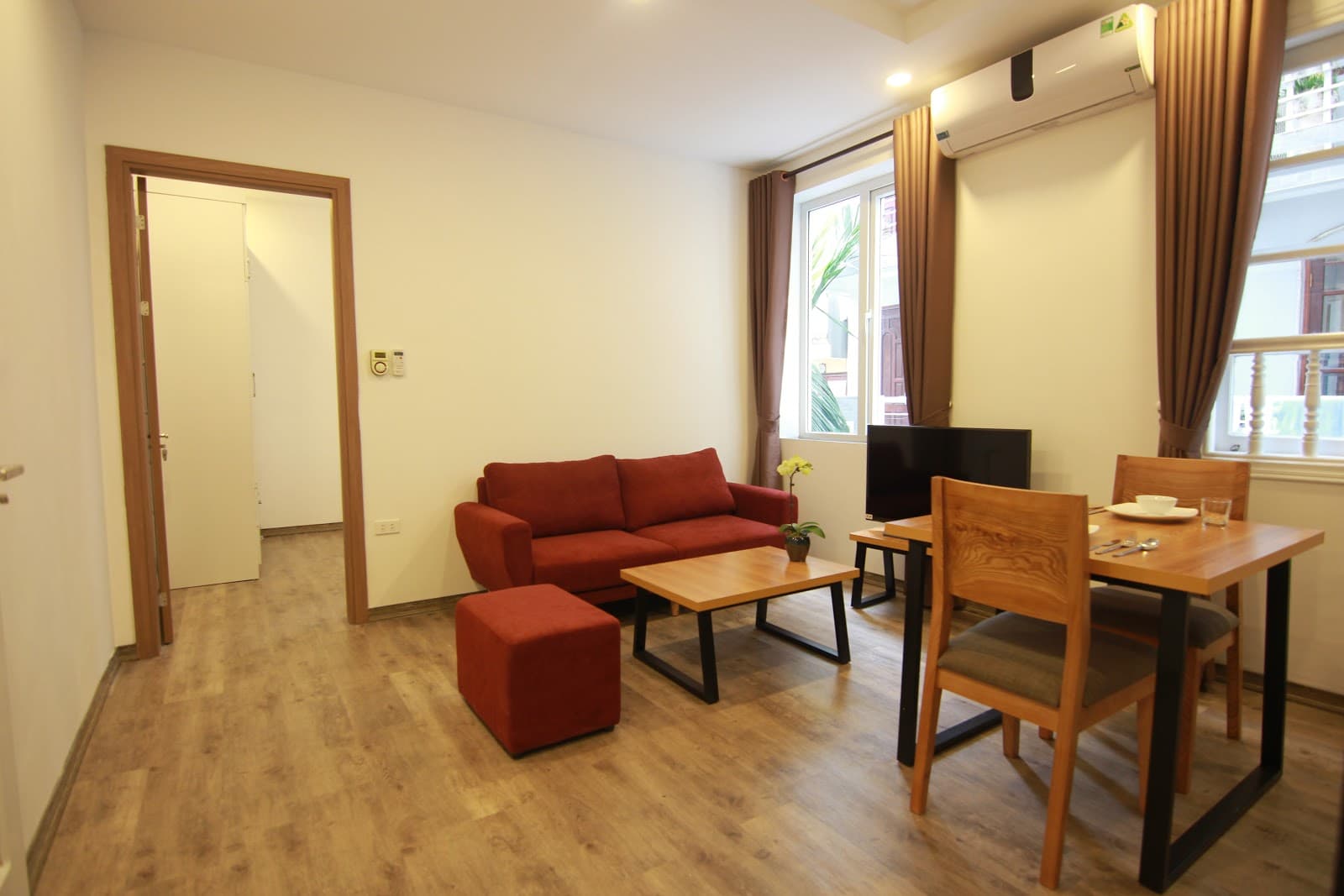 Starter 1-Bedroom Apartment on 32/18 Tô Ngọc Vân, Tay Ho · Ref E1AB21 2