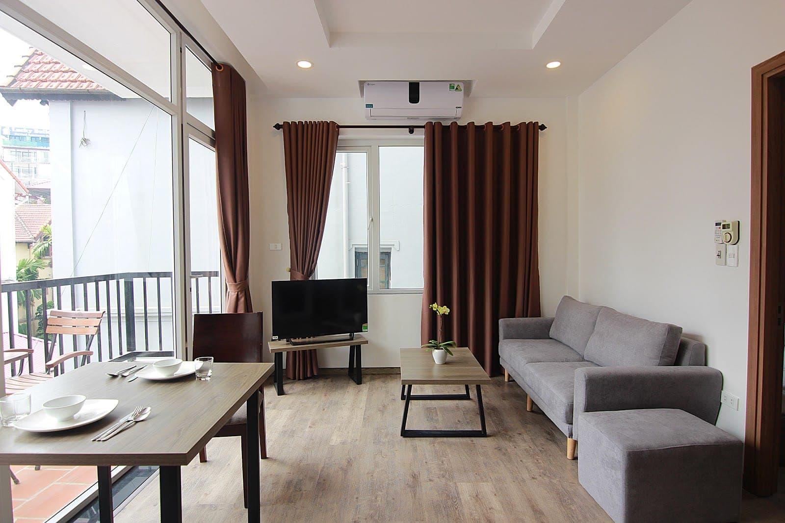 Timeless 1-Bed Apartment in Tây Hồ · 32/18 Tô Ngọc Vân (Unit 301) 3