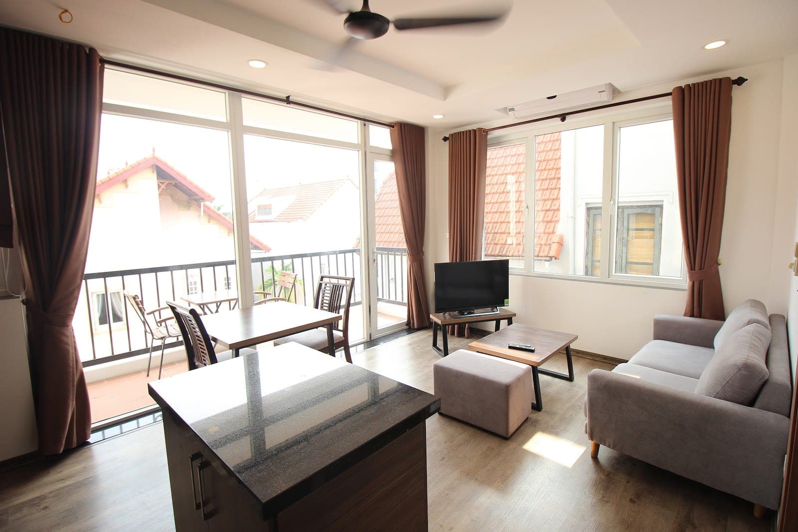 Timeless 1-Bed Apartment in Tây Hồ · 32/18 Tô Ngọc Vân (Unit 301)
