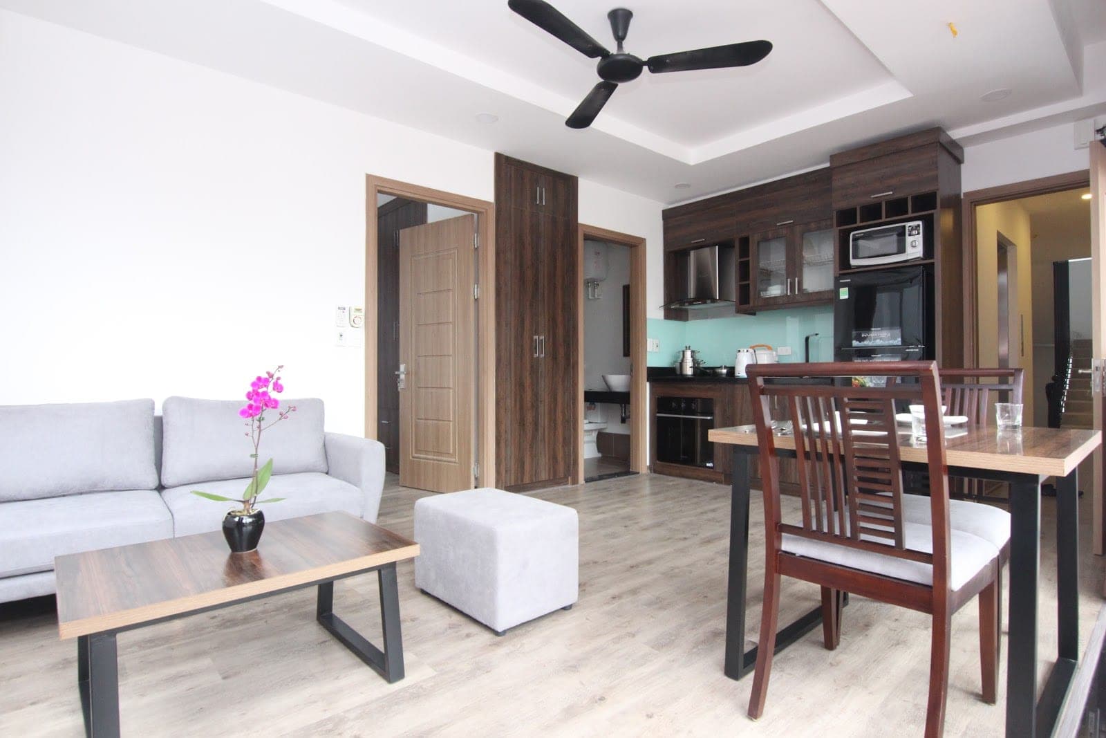 Functional 1-Bedroom Apartment in Tây Hồ · 32/18 Tô Ngọc Vân (Unit 401) 2