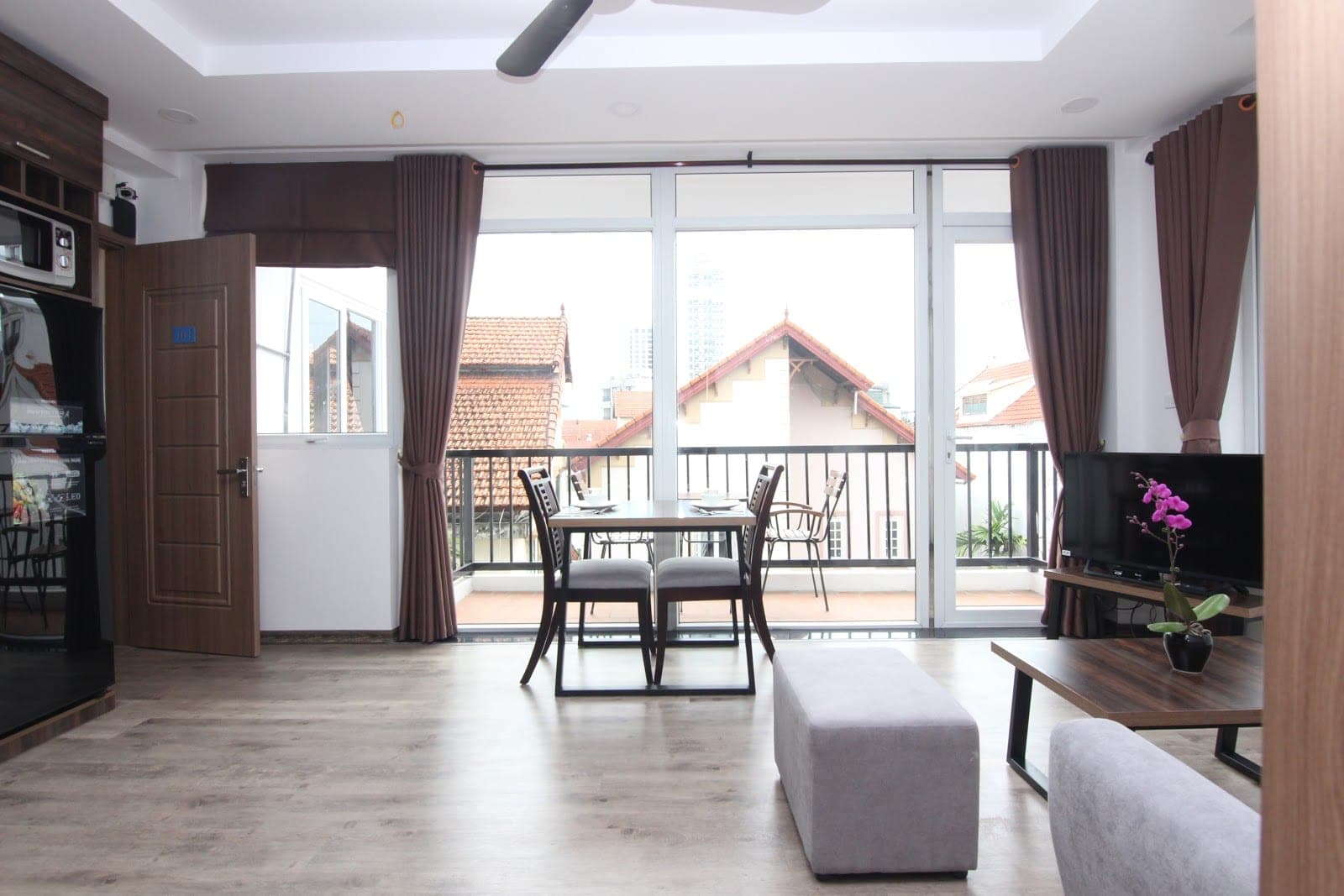 Functional 1-Bedroom Apartment in Tây Hồ · 32/18 Tô Ngọc Vân (Unit 401)