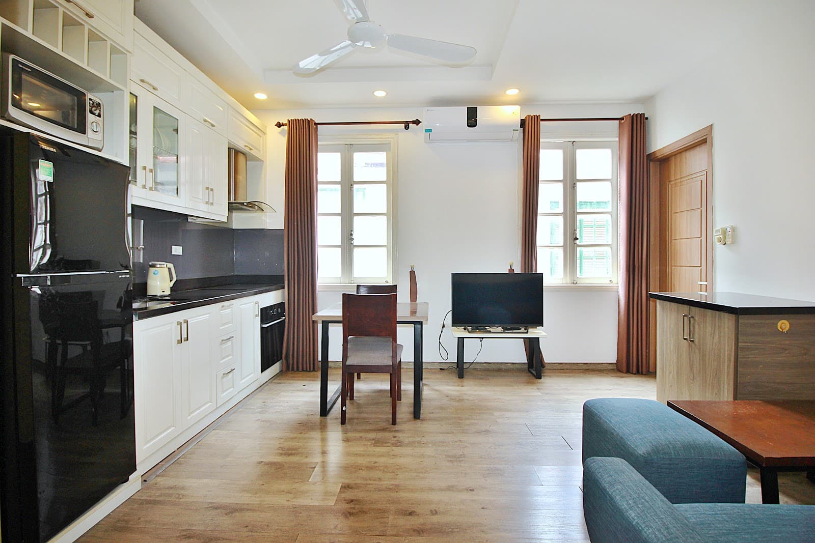 Quaint 1-Bedroom Apartment in Tây Hồ · 32/18 Tô Ngọc Vân · Ref 6E4E72 3