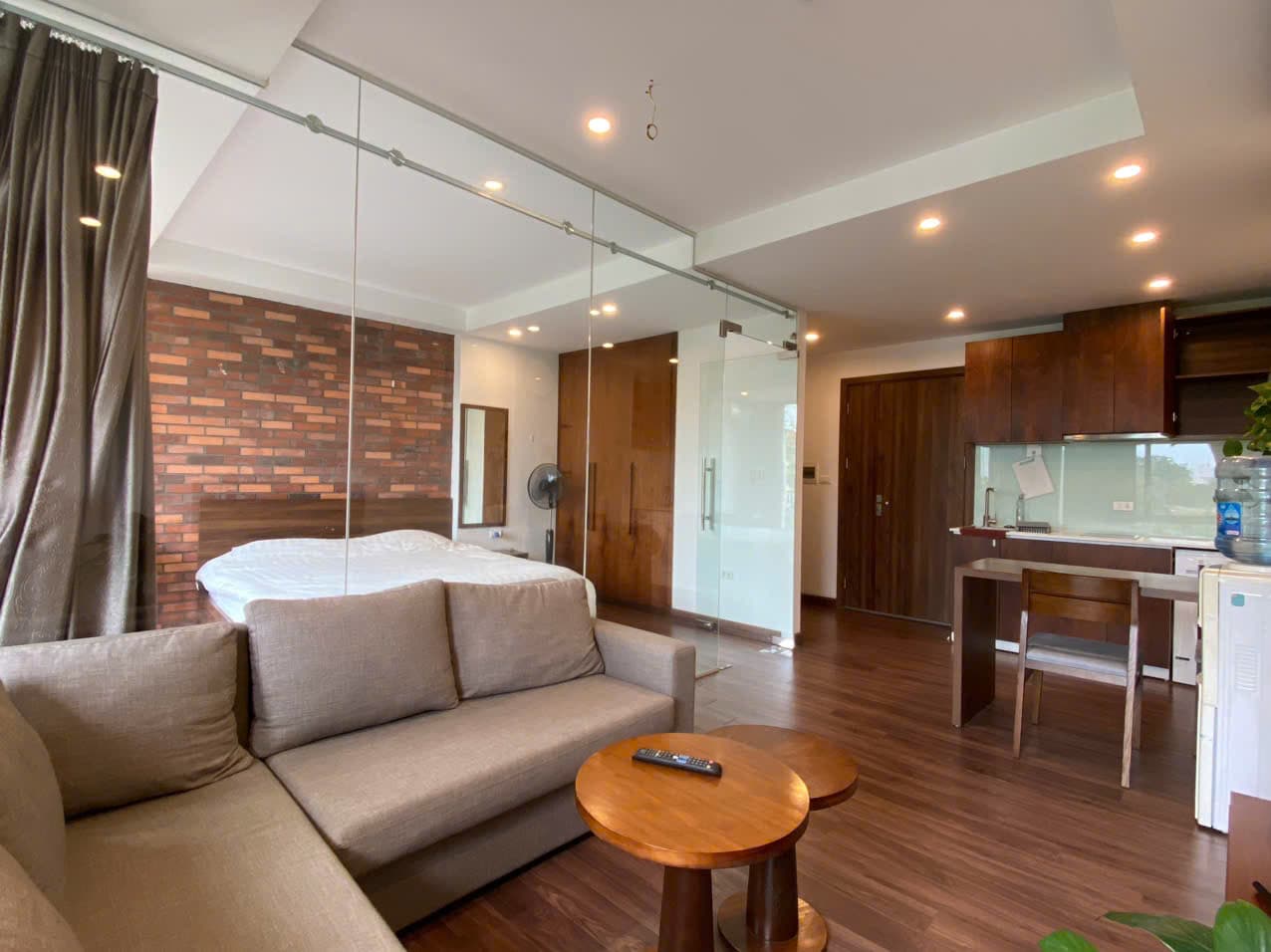 Lake View 1-Bedroom Apartment on Vu Mien, Tây Hồ 3