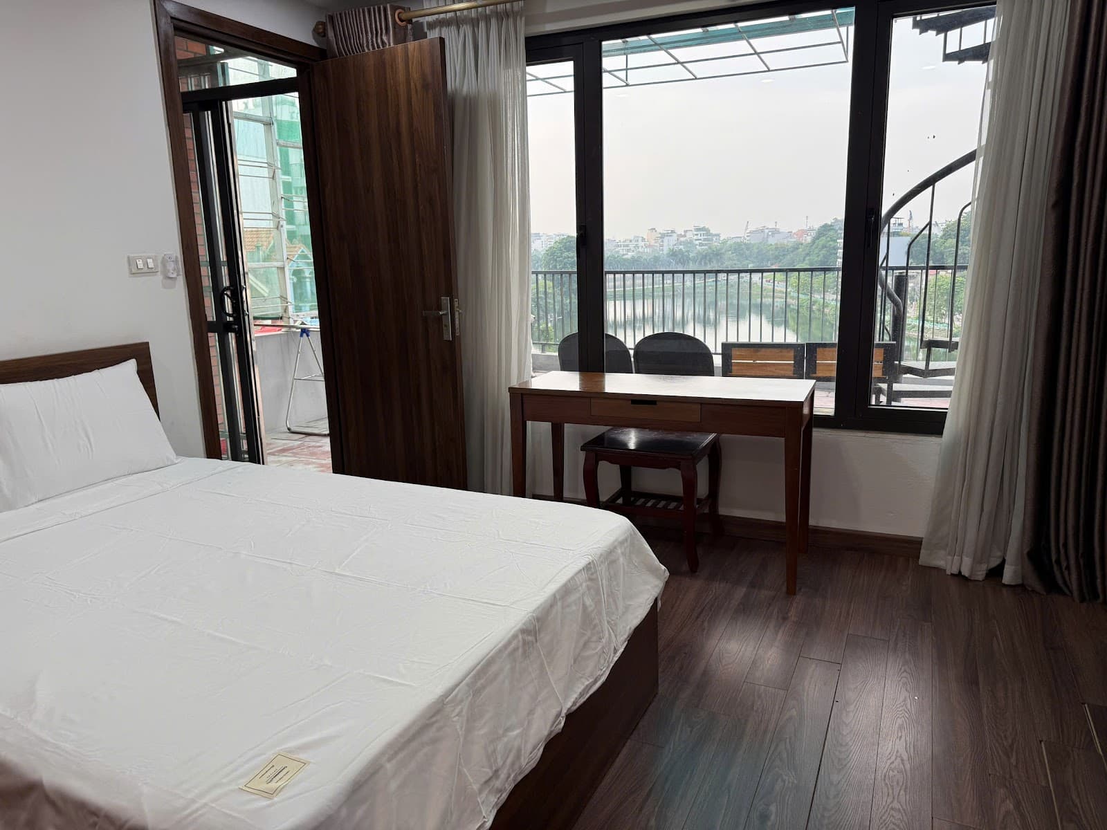 Lake View Studio on Vu Mien, Tây Hồ