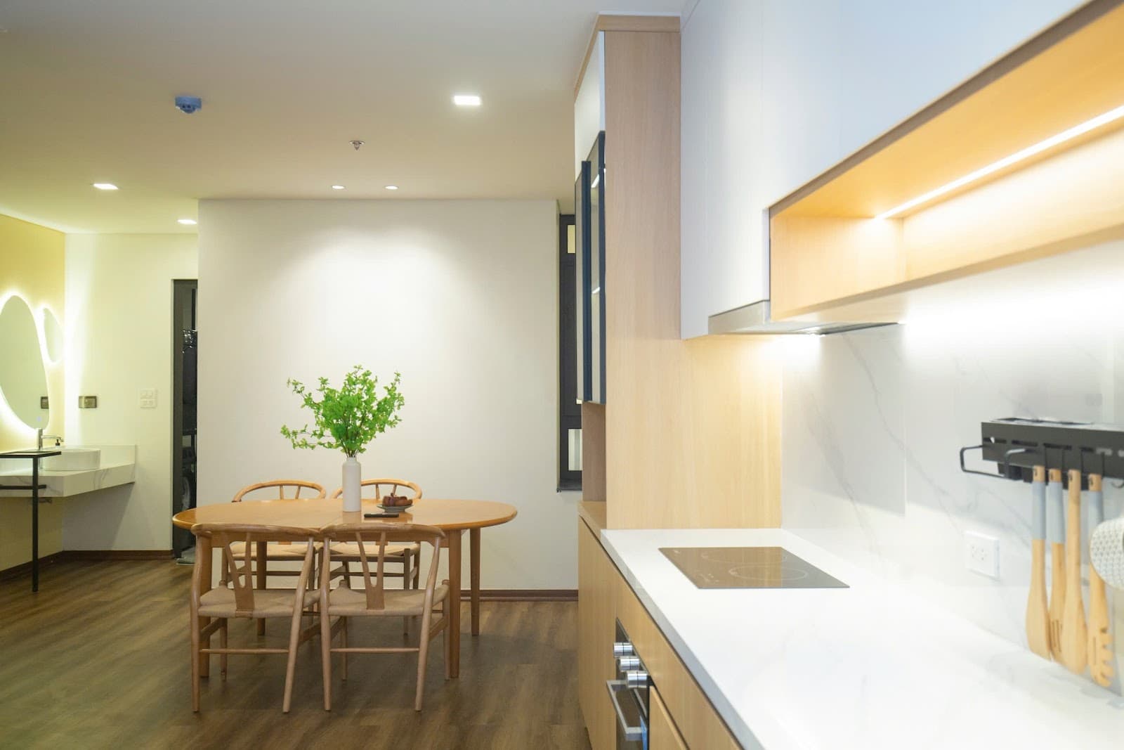 Duplex 1-Bedroom Apartment on 31/46 Xuan Dieu, Tây Hồ 3