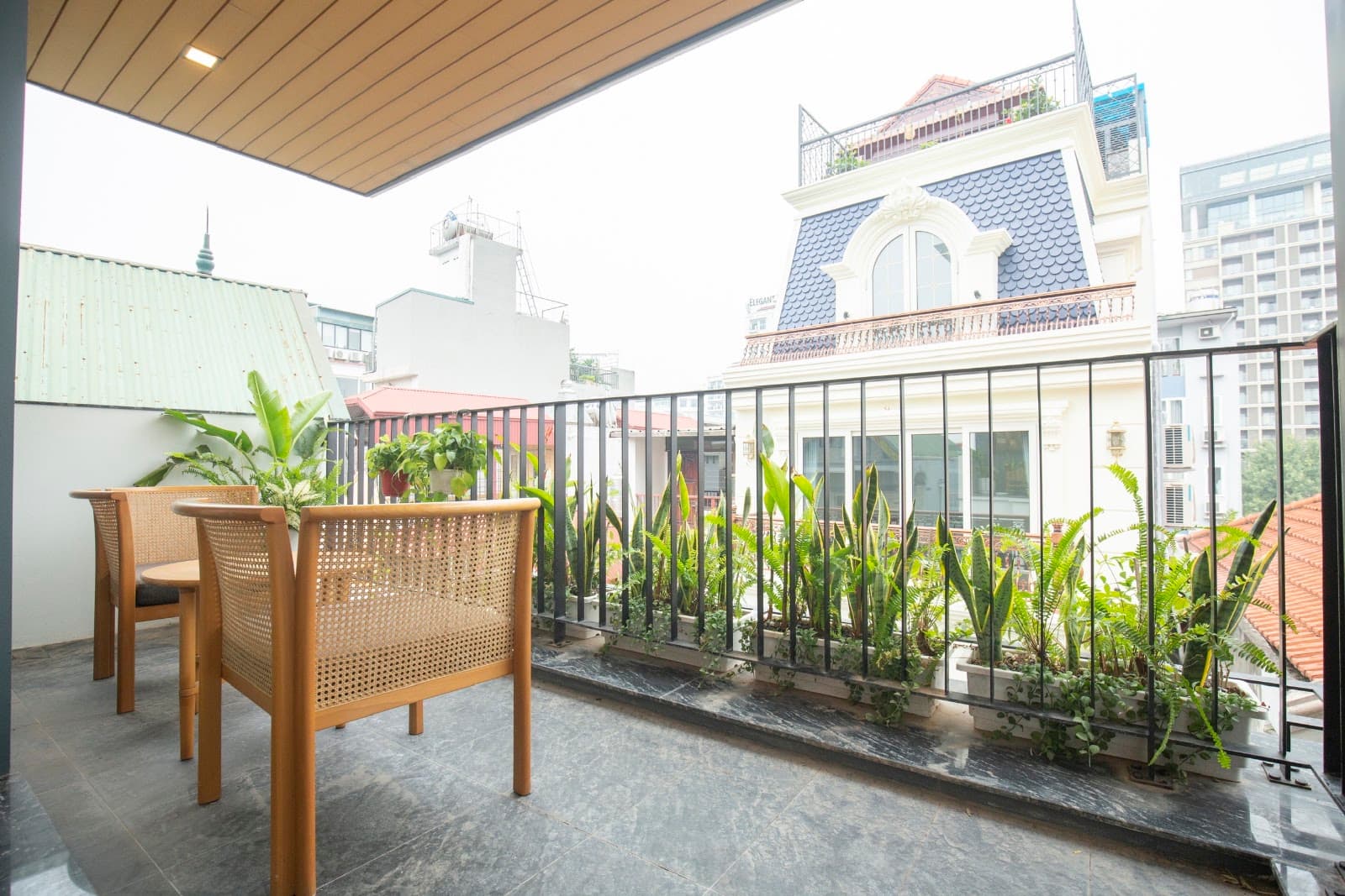 Newly Built 2-Bedroom Apartment on 31/46 Xuan Dieu, Tây Hồ 2