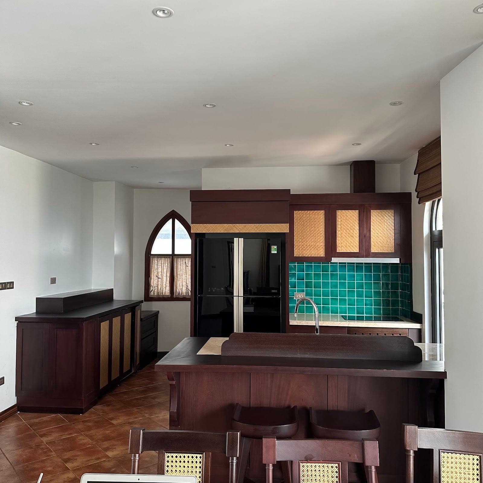 Lake View 3-Bedroom Apartment in Tây Hồ · 50 ĐẶNG THAI MAI (Unit f5)