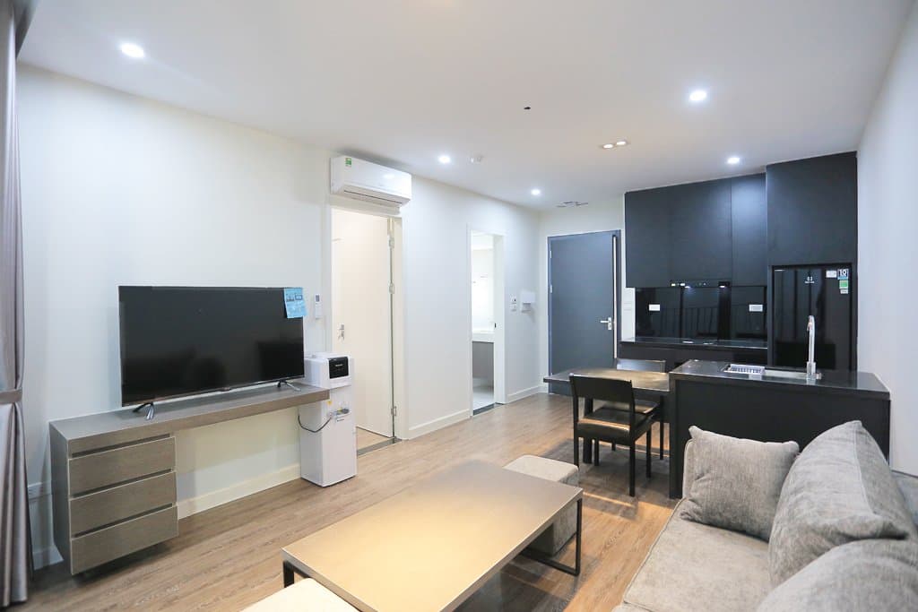 Modern 1-Bedroom Apartment with Balcony on To Ngoc Van, Tây Hồ 2