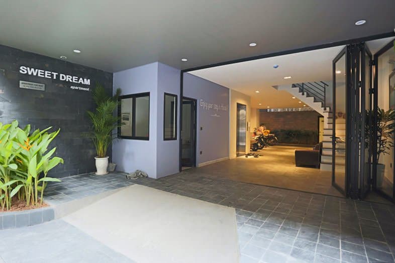 Nice 1 Bedroom Apartment on To Ngoc Van, Tây Hồ 2