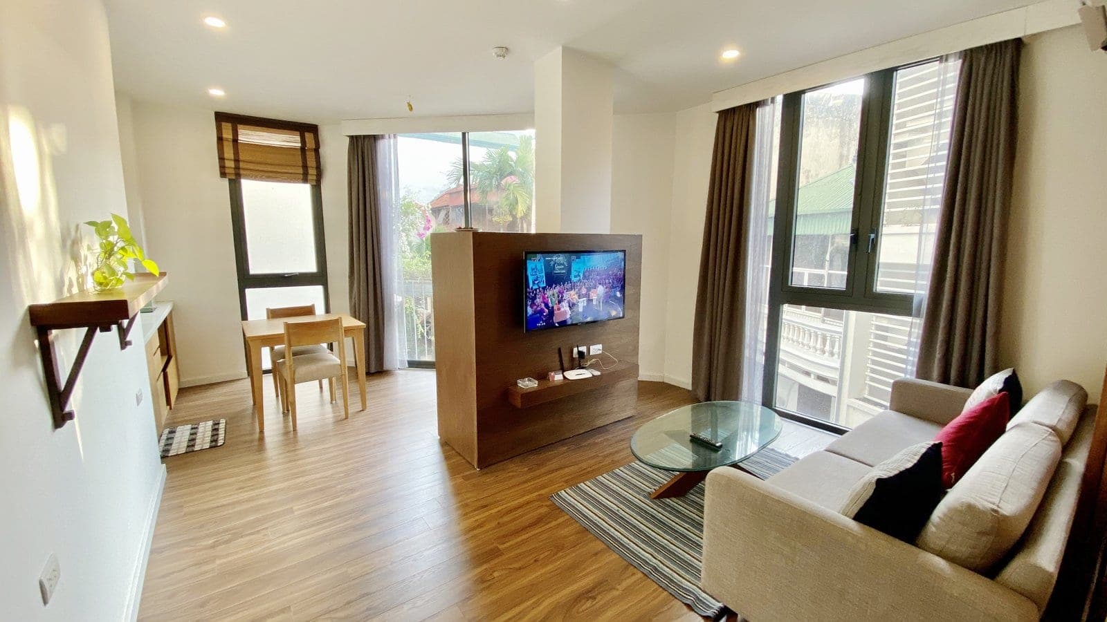 1-Bedroom Apartment with Balcony at 32/12 Dao Tan, Ba Đình · Unit 702