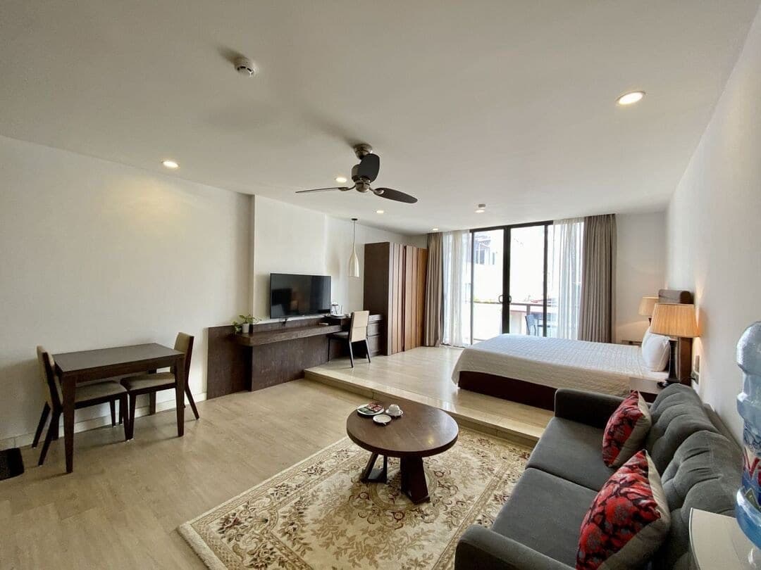 1-Bedroom with Balcony at 32 Truong Han Sieu, Hoàn Kiếm