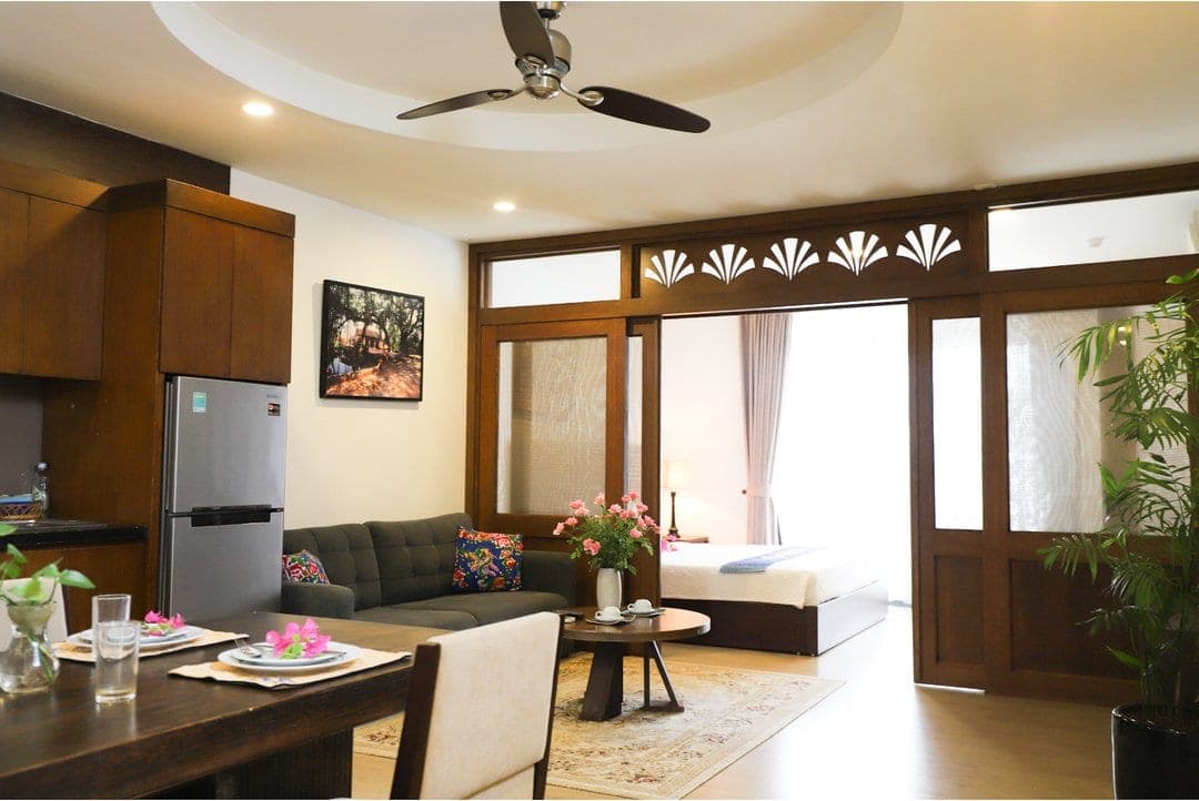 1-Bedroom Apartment with Balcony at 32 Truong Han Sieu, Hoàn Kiếm