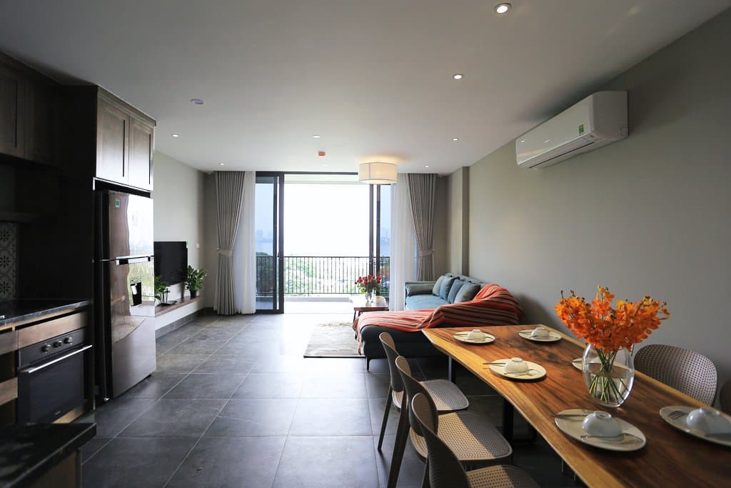 Modern 2-Bedroom Apartment on 399 Au Co, Tây Hồ