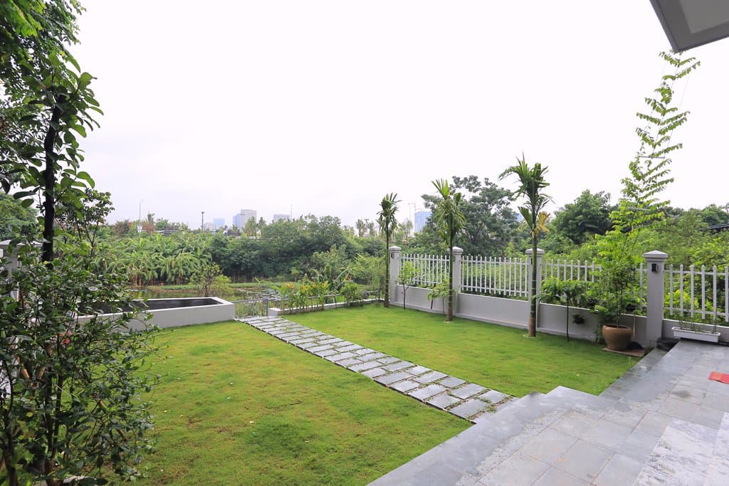 Lake View 2-Bedroom Apartment on 399 Au Co, Tây Hồ 3