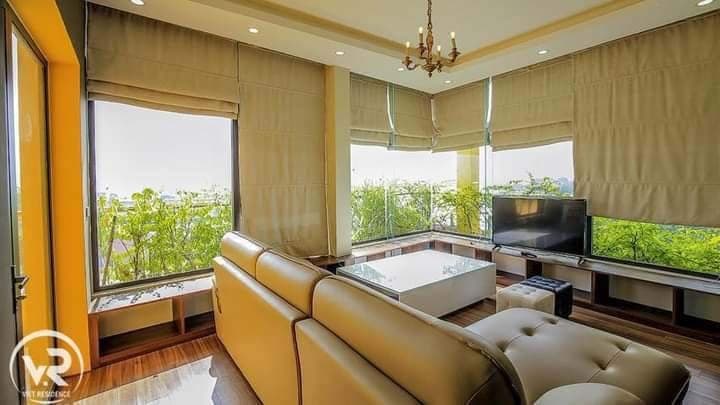 Lake View 3-Bedroom Duplex Apartment in Tây Hồ · TÔ NGỌC VÂN