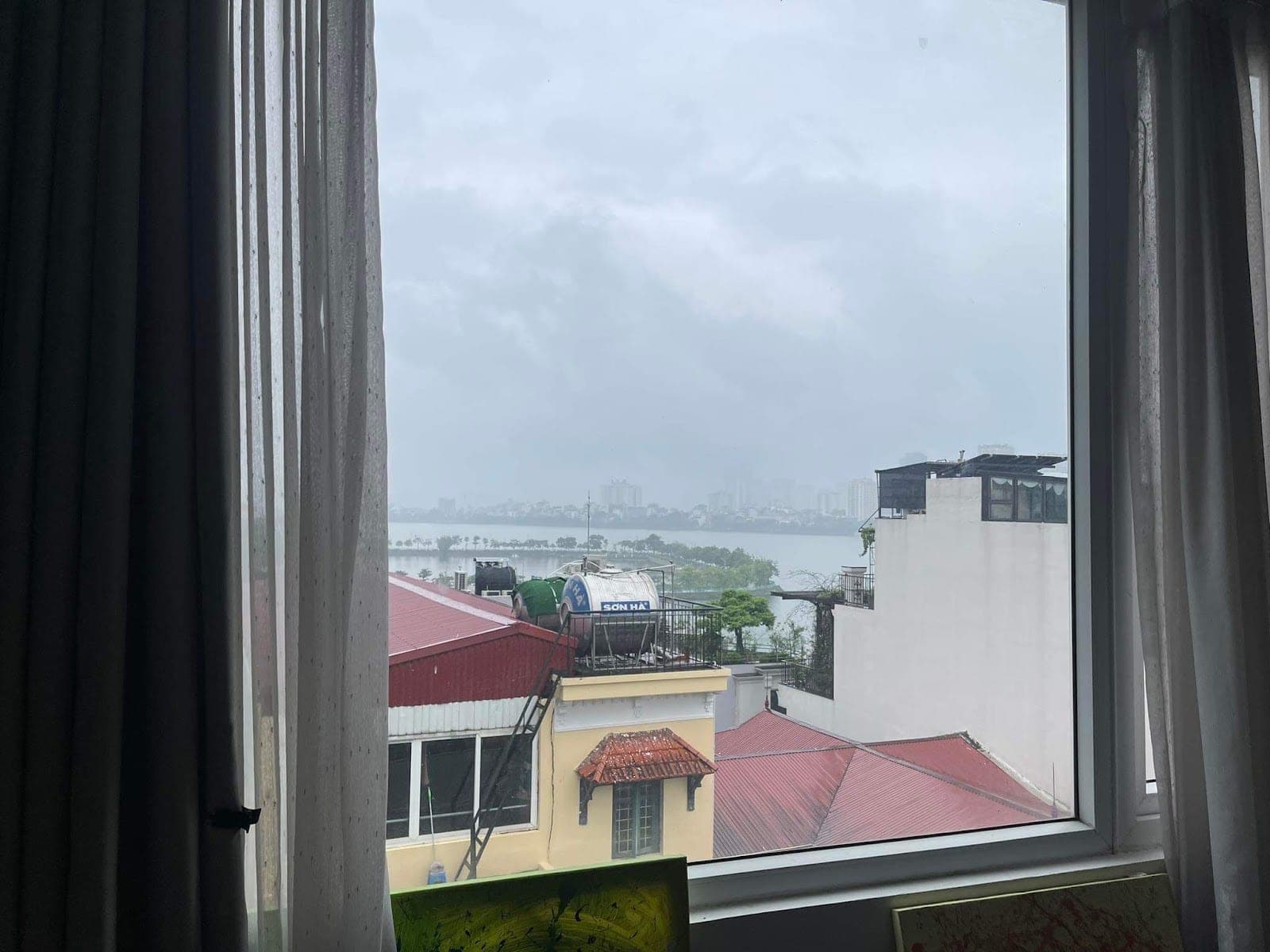 Lake View 3-Bedroom Duplex Apartment in Tây Hồ · TÔ NGỌC VÂN 3