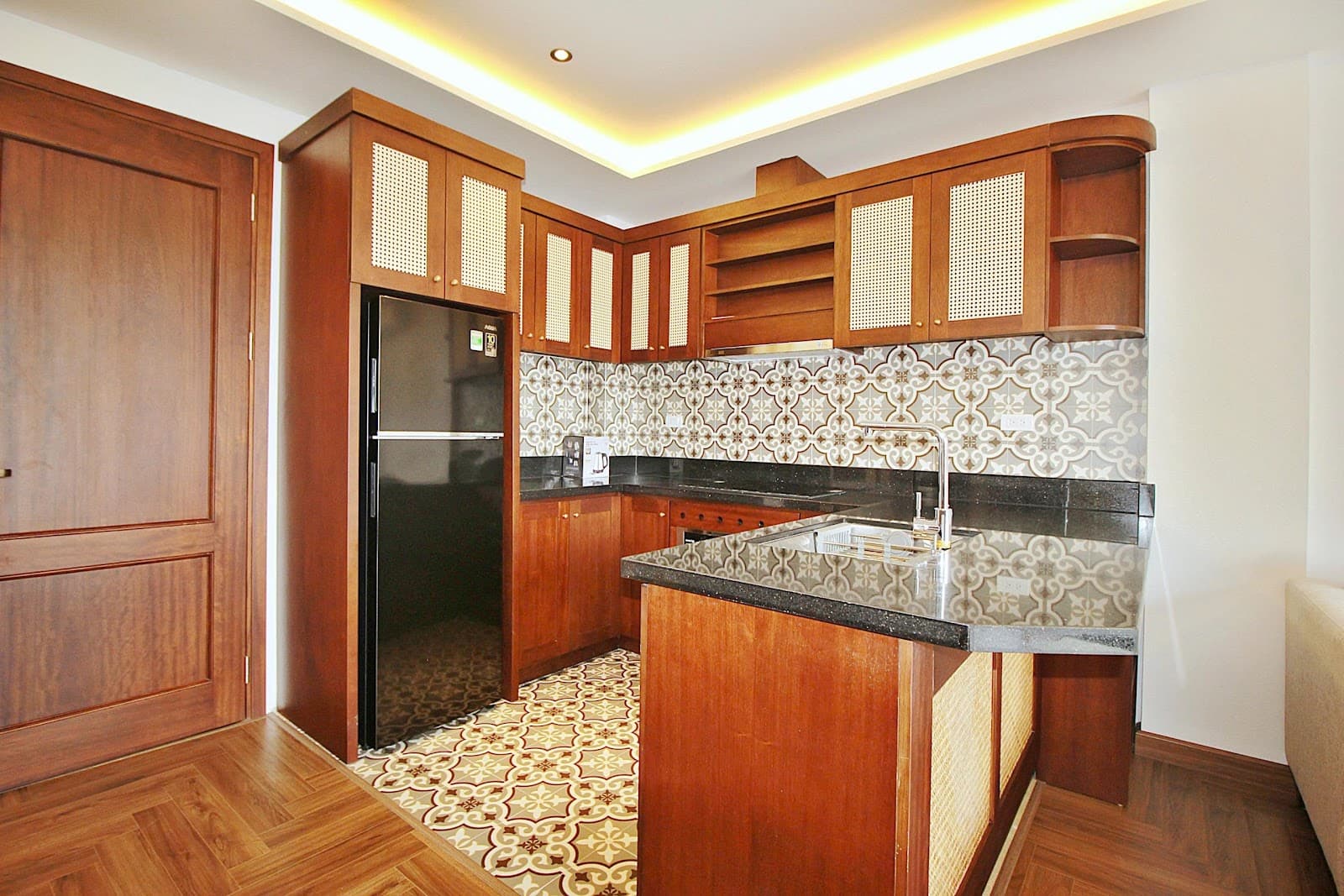 Indochine 2-Bedroom Apartment at 50/59 Dang Thai Mai, Tây Hồ 3