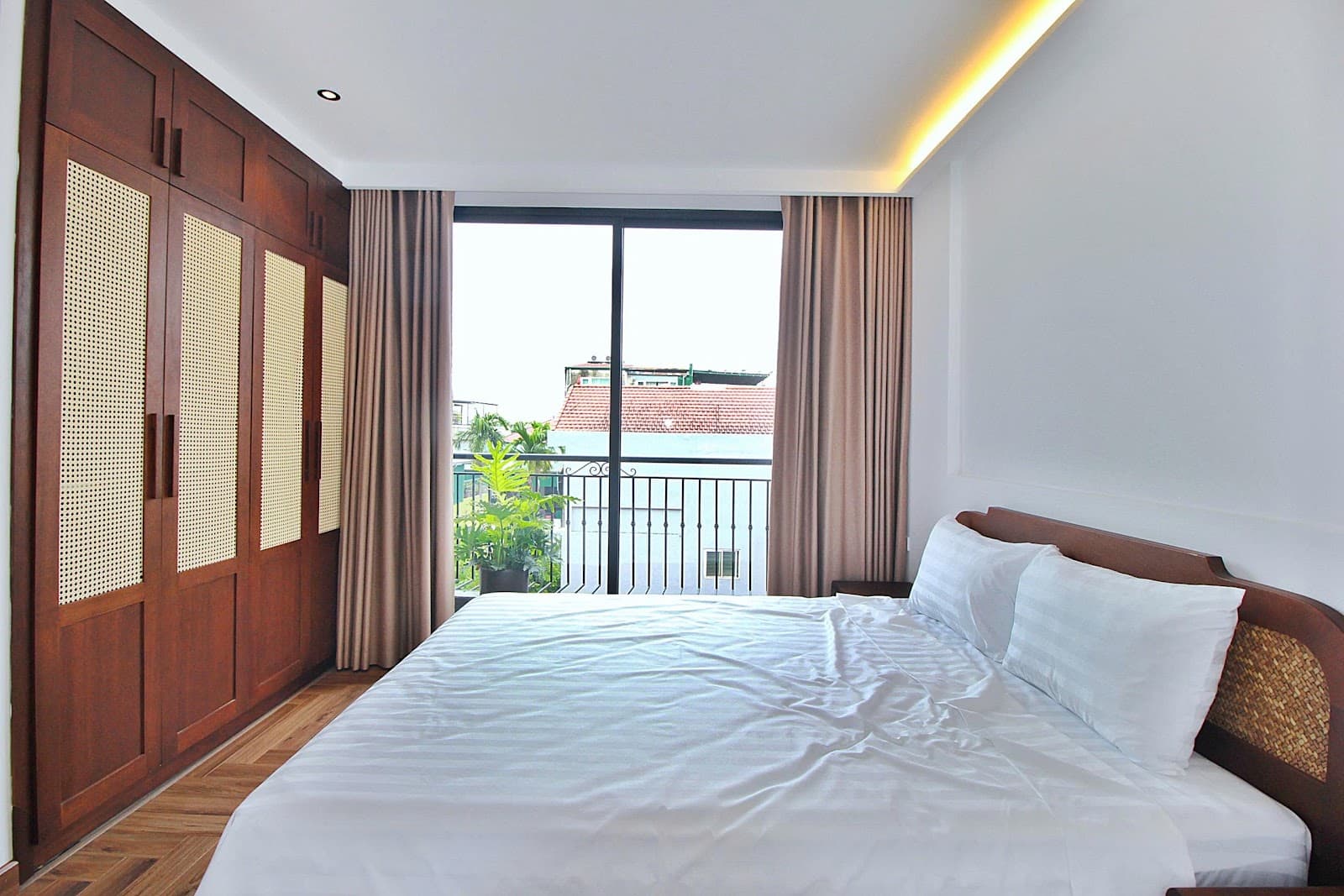 Indochine 2-Bedroom Apartment at 50/59 Dang Thai Mai, Tây Hồ 2