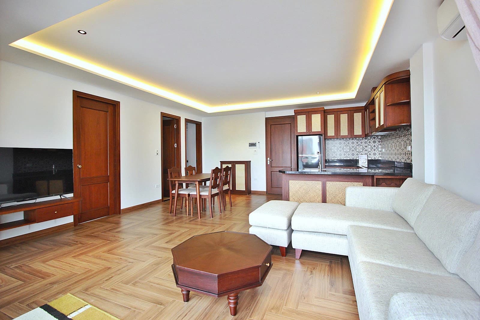 Indochine 2-Bedroom Apartment at 50/59 Dang Thai Mai, Tây Hồ
