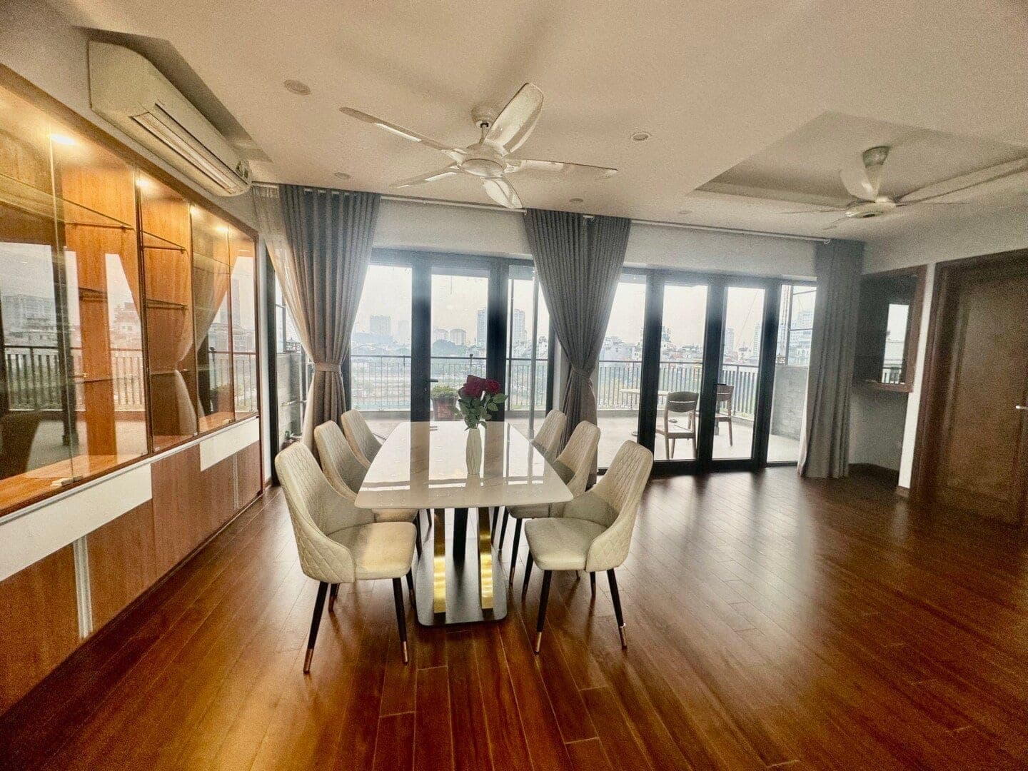 Spacious Affordable 3 Bedroom Apartment in Tay Ho 2