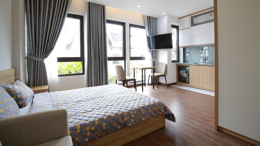 Bright Furnished Studio at 52/22 To Ngoc Van, Tây Hồ