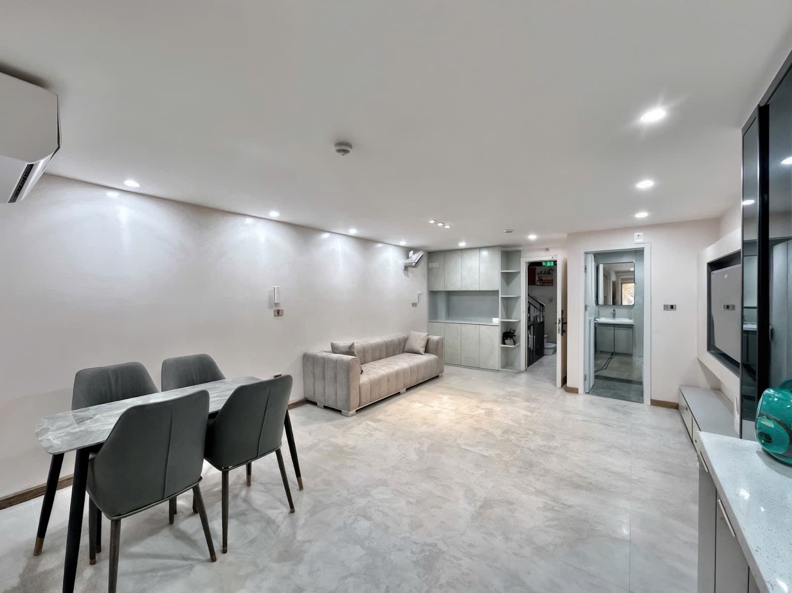 Contemporary 1-Bedroom Apartment with Balcony on To Ngoc Van, Tây Hồ