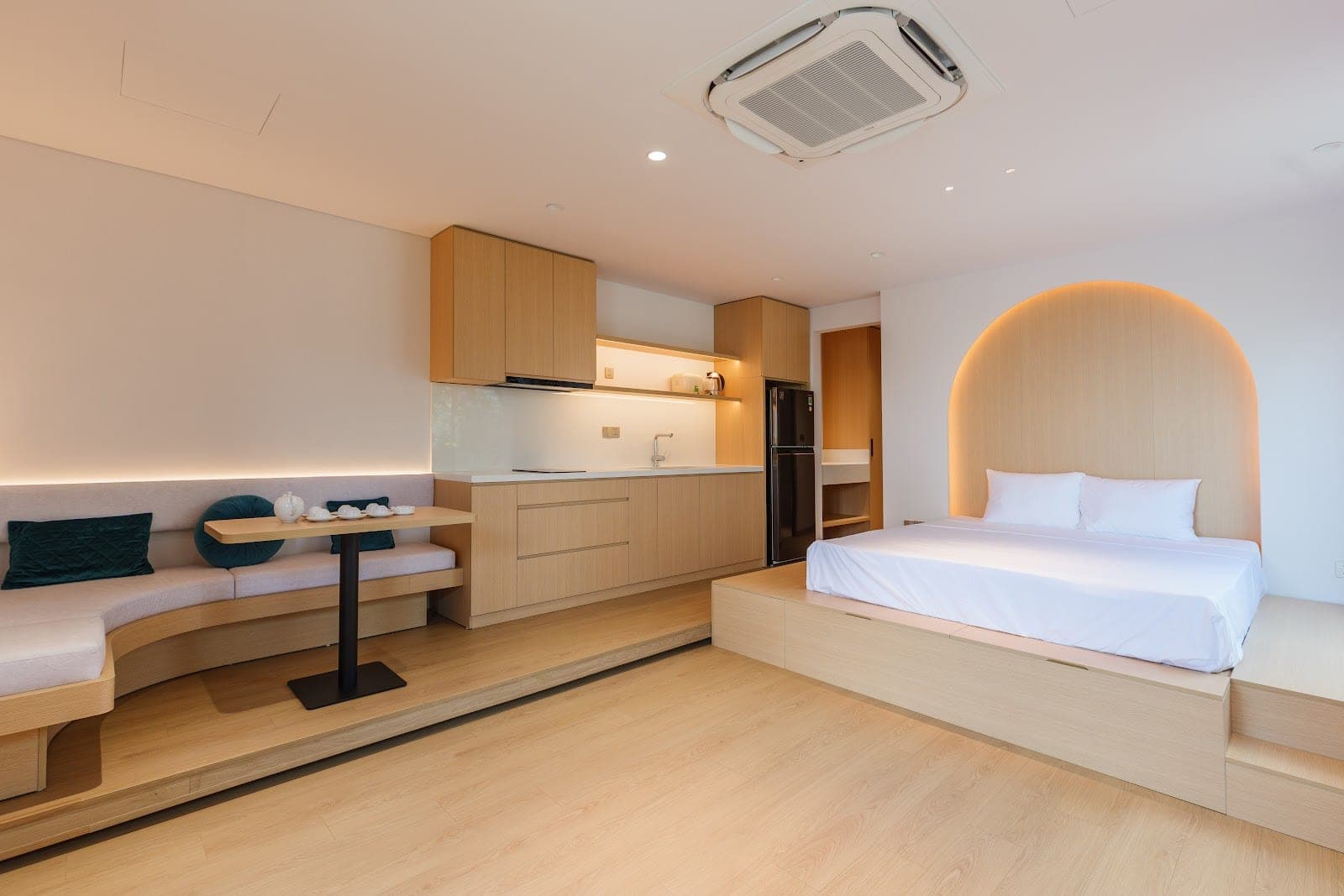 Lake View 1-Bed Apartment for Rent in West Lake, Hanoi