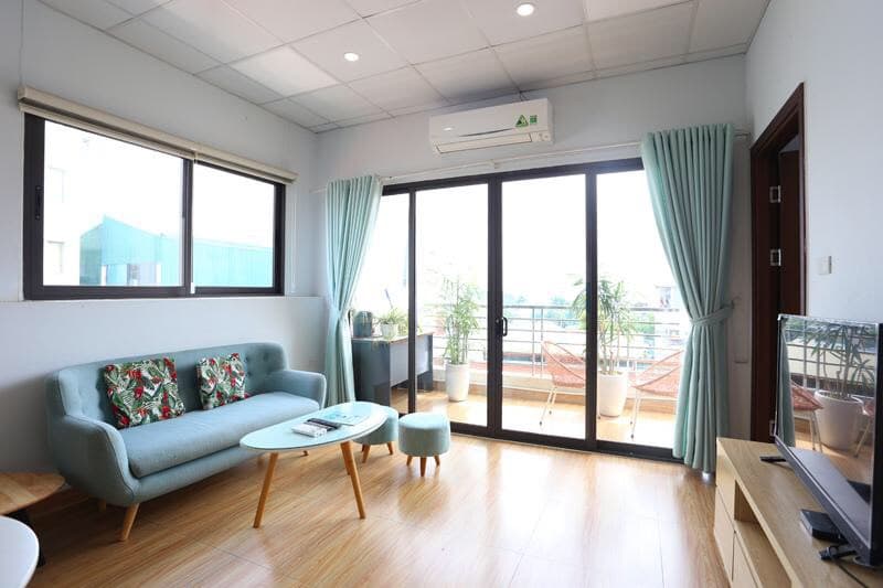 Spacious 1-Bedroom Apartment with Balcony on 236/11 Au Co, Tây Hồ 2