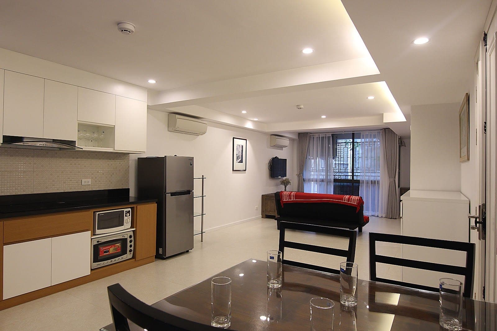 Studio Apartment with Balcony in Tây Hồ · 65/10 Võng Thị (Unit Tầng 2) 2