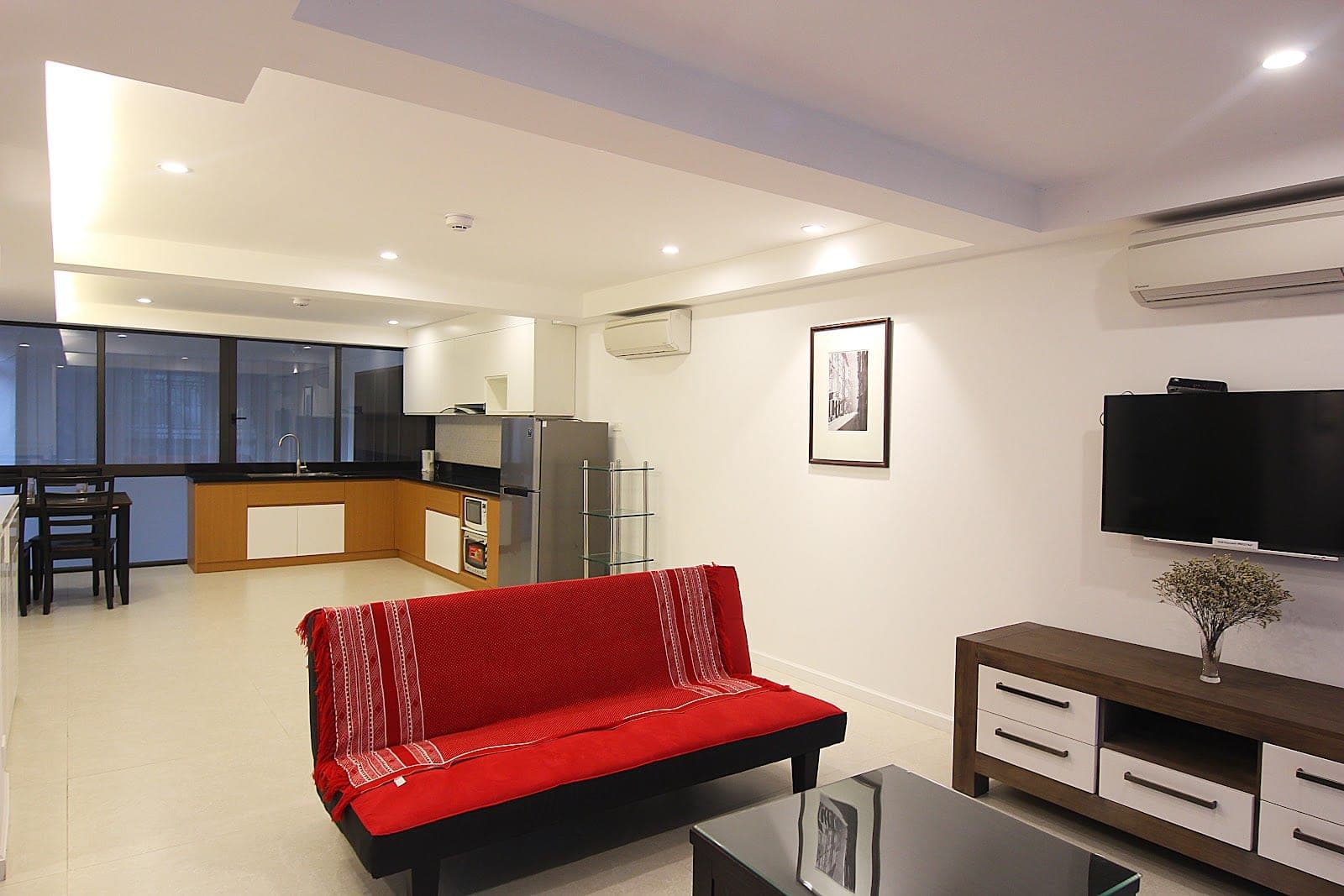 Studio Apartment with Balcony in Tây Hồ · 65/10 Võng Thị (Unit Tầng 2)
