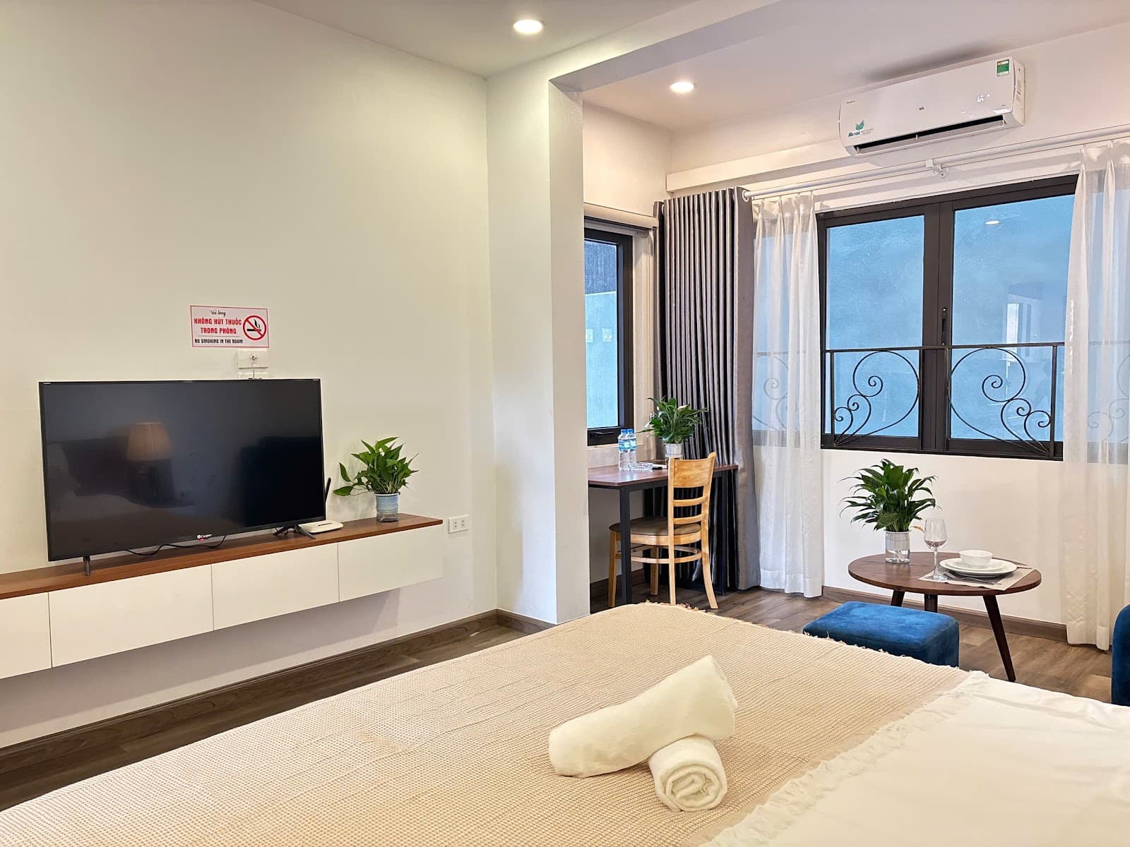Low Cost Studio in Tay Ho 3