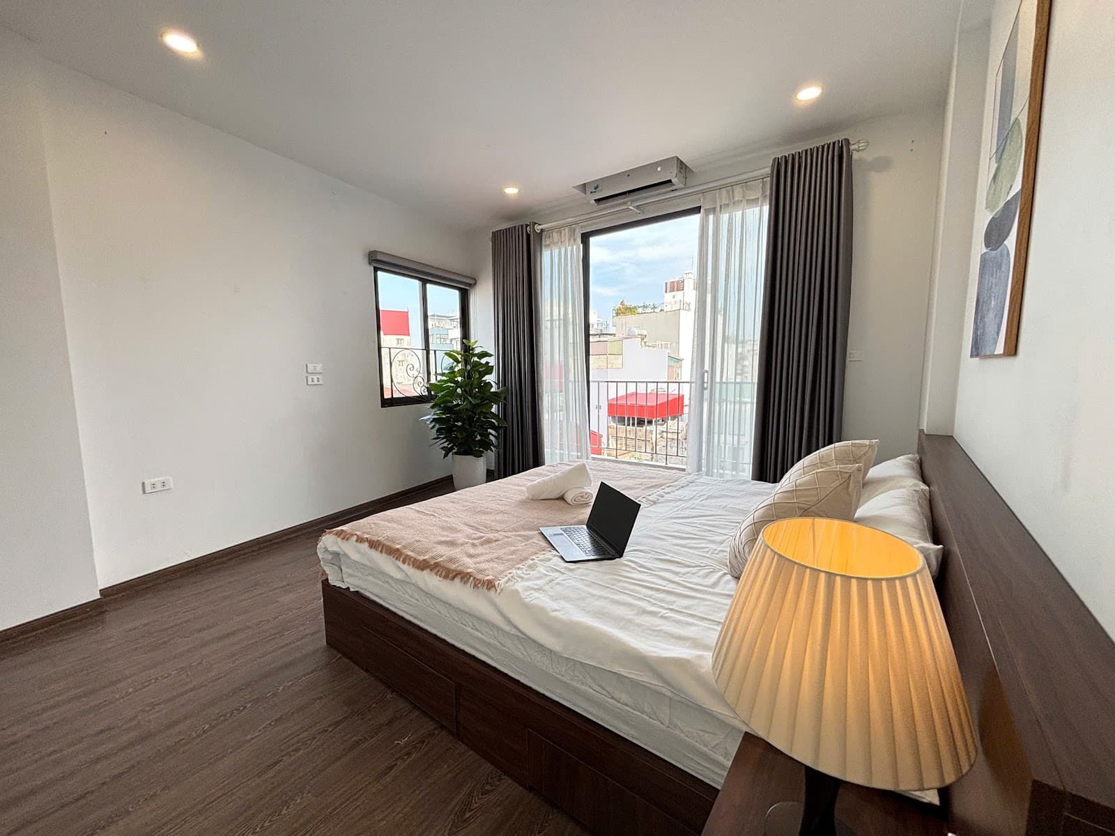 Cozy Modern-Style 2-Bedroom Apartment in Tay Ho 3