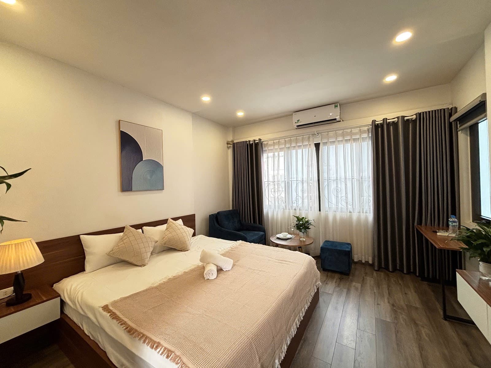 Warm Budget Friendly Studio in Tay Ho