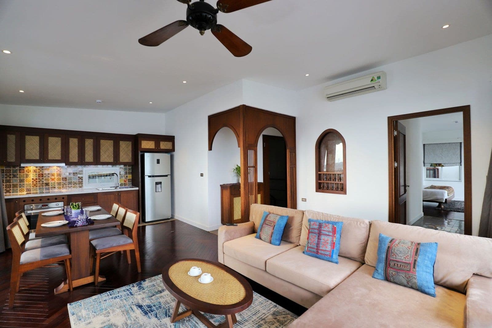 Two-Bedroom Apartment with Balcony at 88 Xom Chua, Tây Hồ